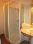 chambre jaune - salle de bain